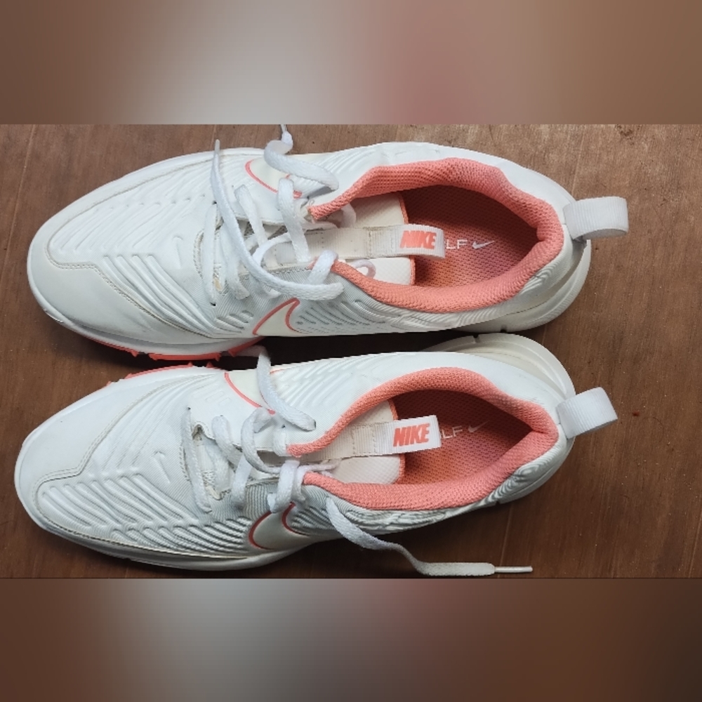 Woman's Nike size 9